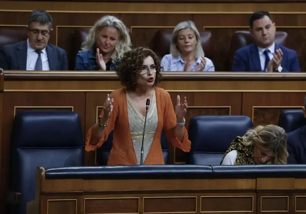 La vicepresidenta María Jesús Montero en el Congreso de los Diputados / EFE / La Verdad