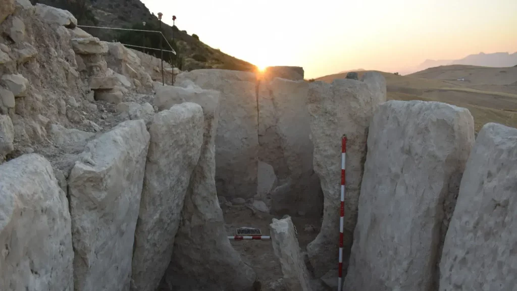 Fotografía del dolmen de La Lentejuela descubierto cerca de Teba / Universidad de Cádiz / Interesting Engineering