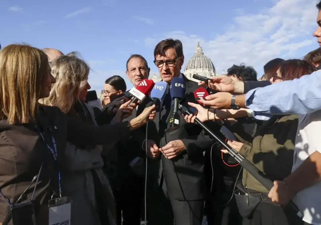Imagen sin título / Información de autor no disponible / https://www.laverdad.es/nacional/illa-invita-papa-inauguracion-sagrada-familia-20251001113109-ntrc.html