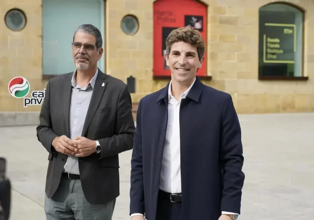 Jon Insausti durante su presentación como futuro alcalde de Donostia / Información de autor no disponible / La Verdad
