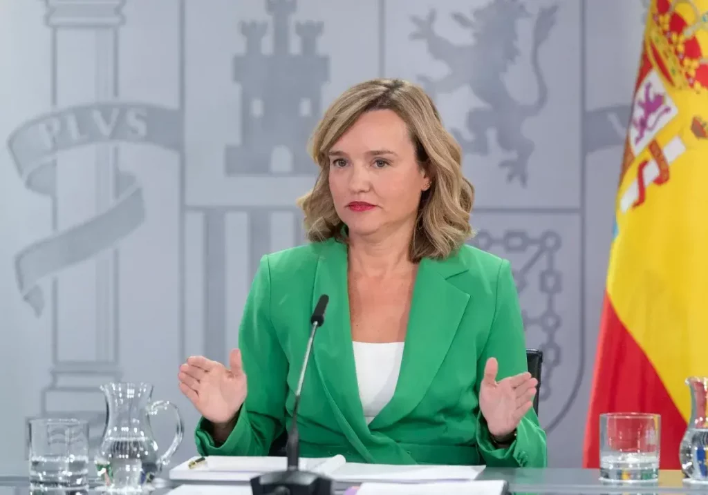 La portavoz del Gobierno, Pilar Alegría, en la rueda de prensa posterior al Consejo de Ministros