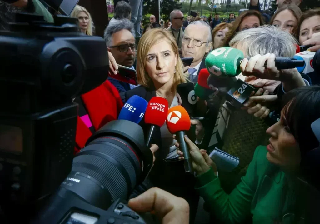 Salomé Pradas, a su llegada a la Ciudad de la Justicia.