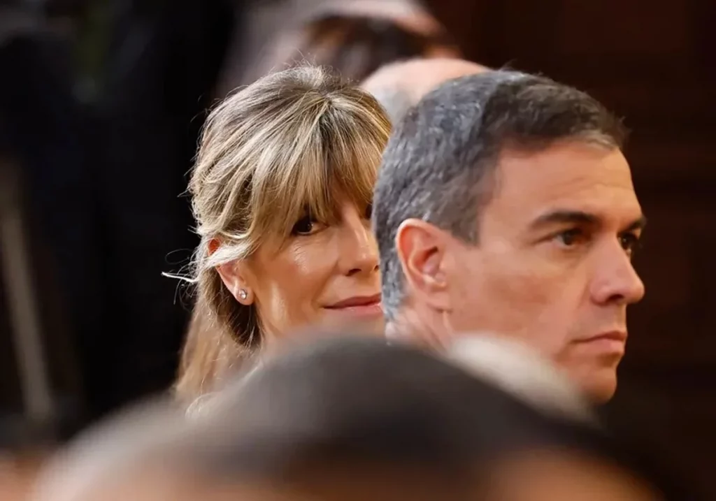 Begoña Gómez y Pedro Sánchez Chema Moya/Efe