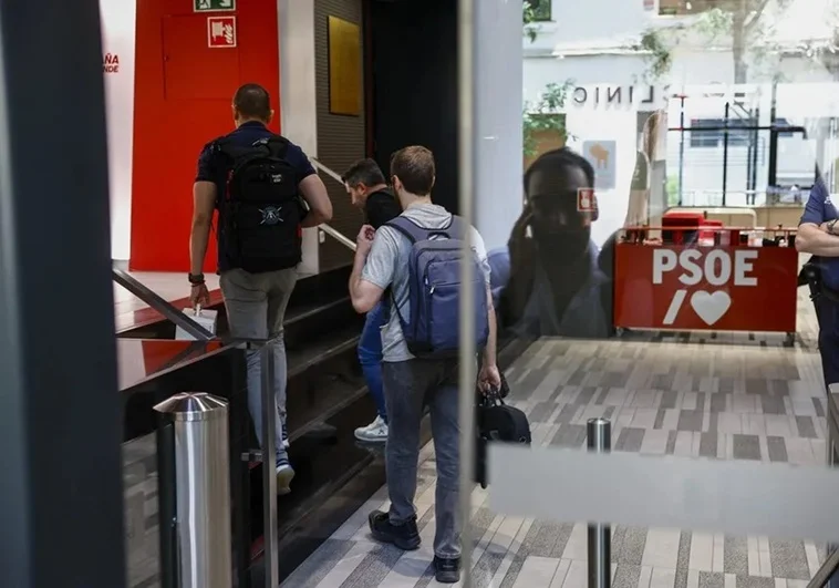 Registro de la UCO en la sede de Ferraz Efe