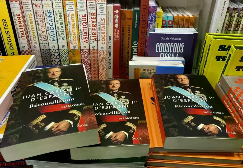 Vista del libro «Réconciliation. Mémoires. Juan Carlos I d´Espagne» en París