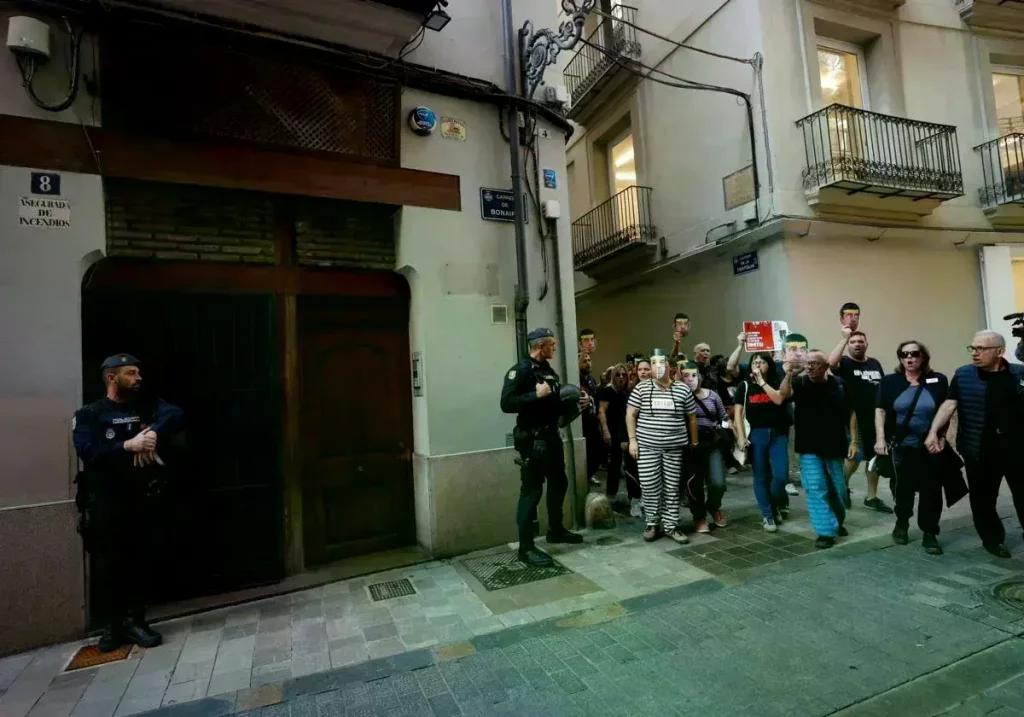 Protesta en el aniversario de la dana que comenzó en El Ventorro