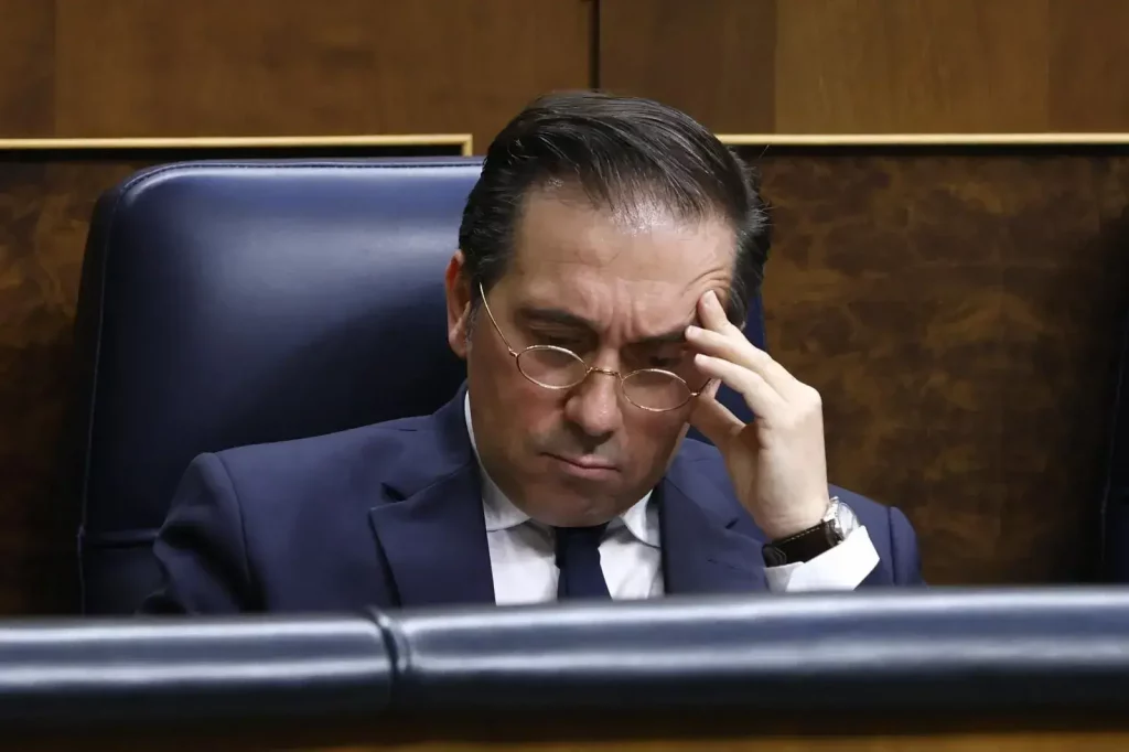 El ministro de Asuntos Exteriores, José Manuel Albares, durante un pleno del Congreso