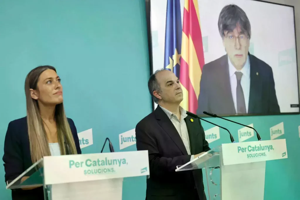 El secretario general de Junts, Jordi Turull, y la portavoz en el Congreso, Miriam Nogueras, junto al presidente del partido,