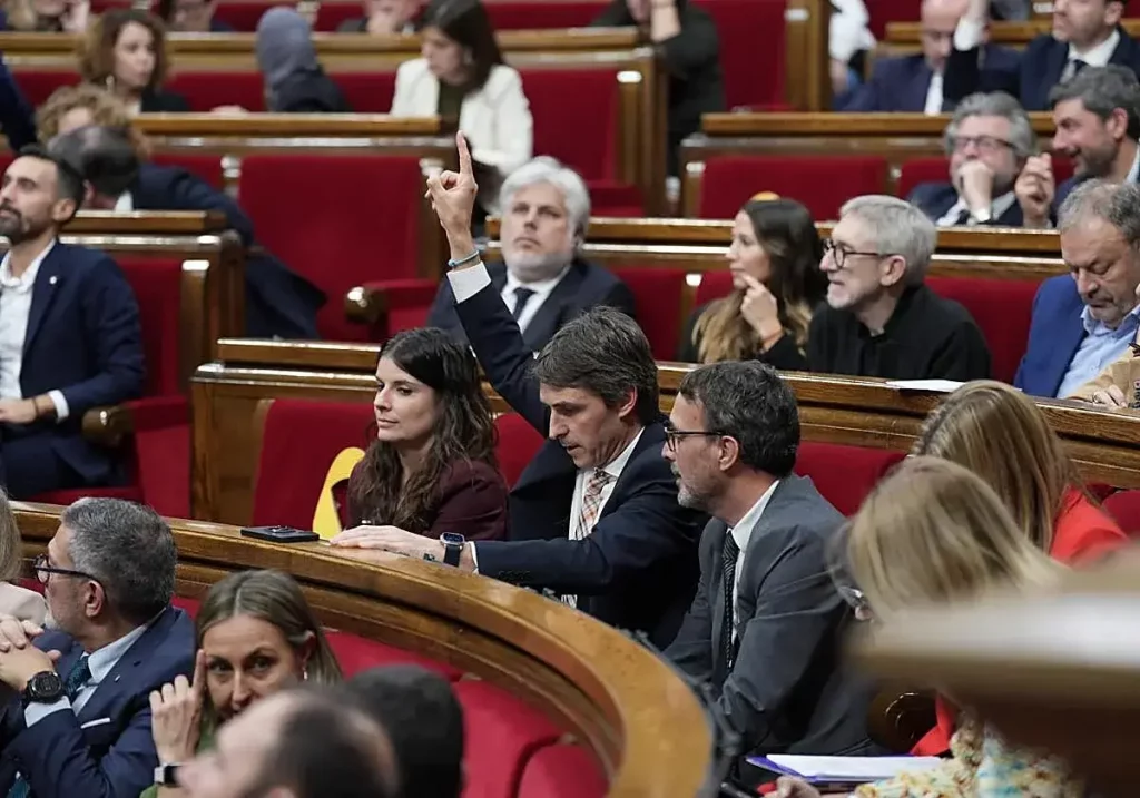 Diputados de Junts durante una sesión de control al Govern