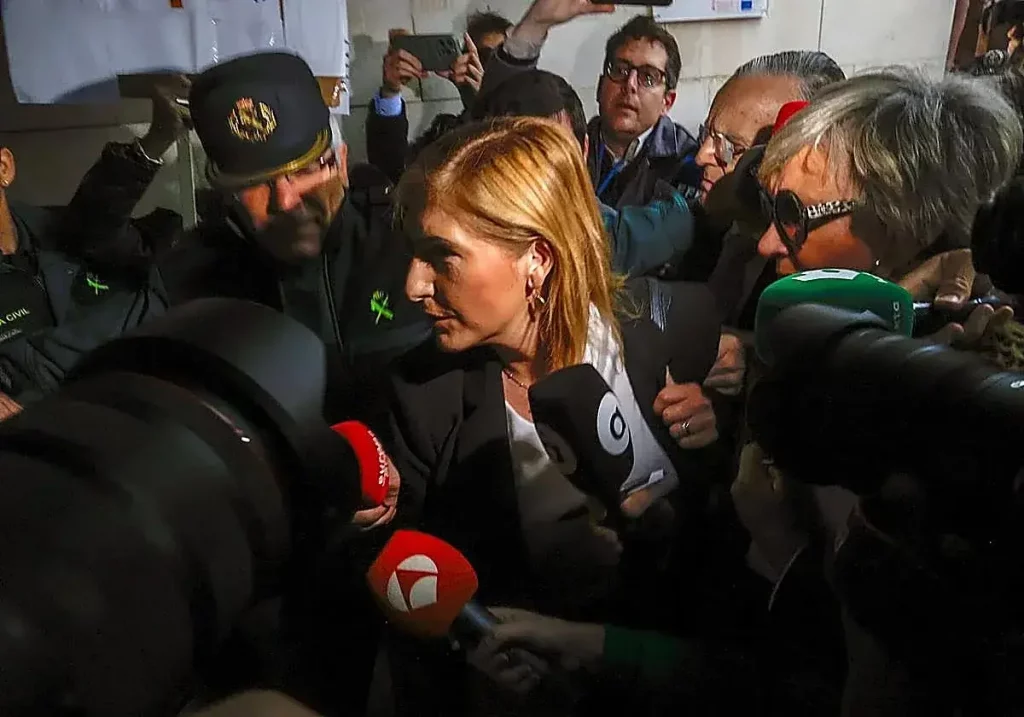Salomé Pradas accede a los juzgados antes de su declaración