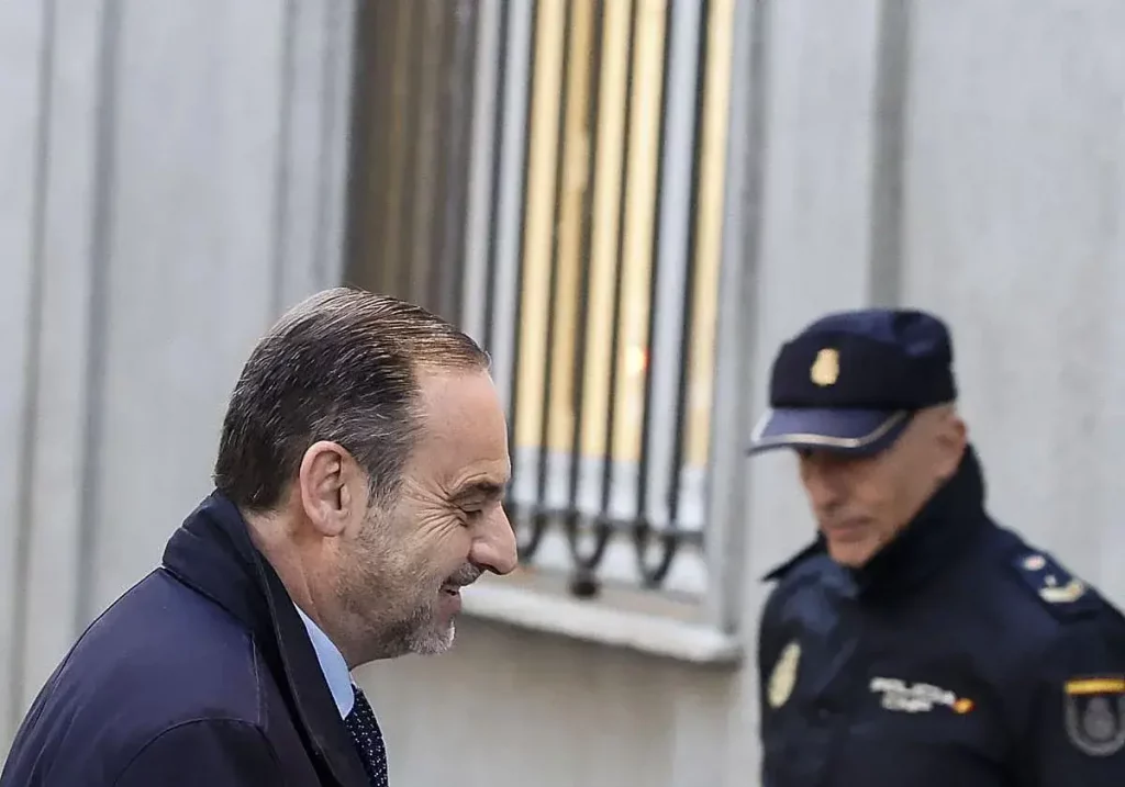El exministro José Luis Ábalos, a su llegada a la vista en el Tribunal Supremo.