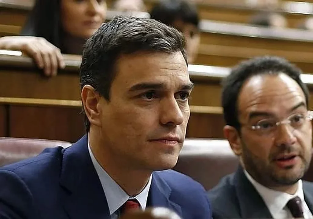 Pedro Sánchez y Antonio Hernando en el Congreso Efe