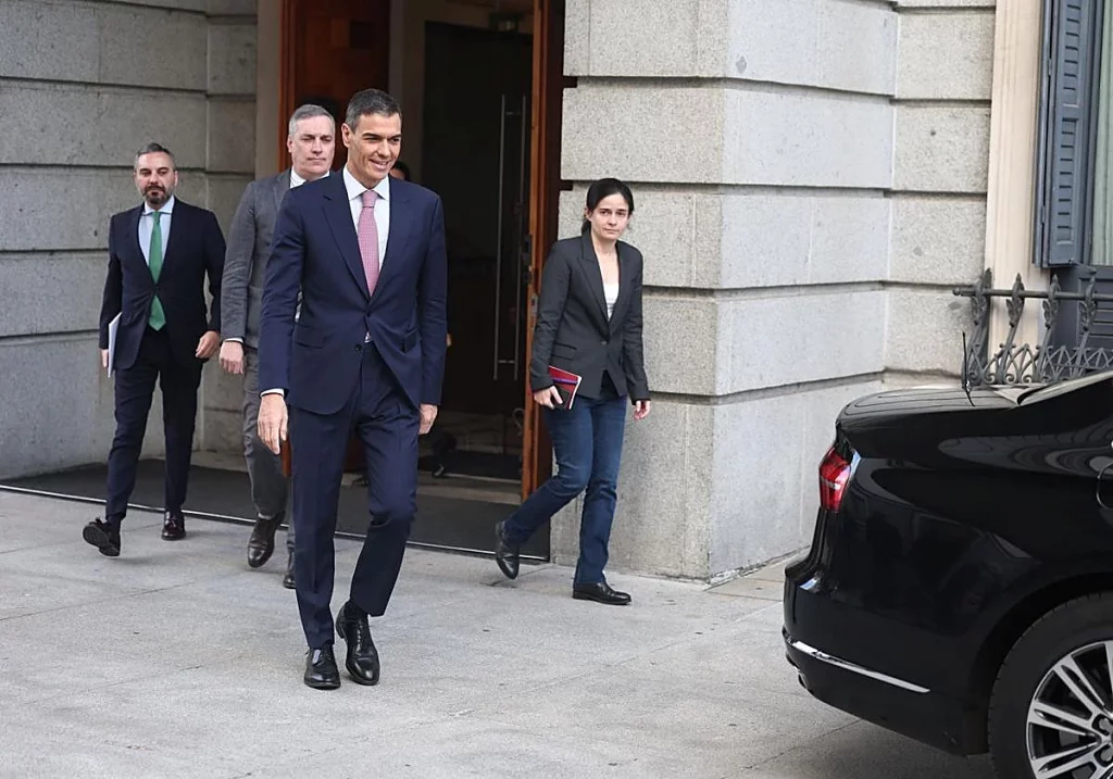 Pedro Sánchez abandona este miércoles el Congreso. EP