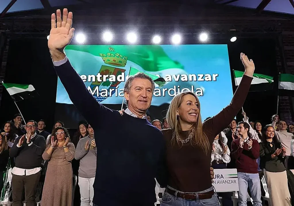 Feijóo y María Guardiola en un acto en Lobón celebrado a mediados del pasado mes de noviembre.