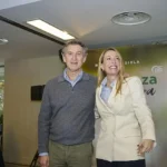 Alberto Núñez Feijóo junto a María Guardiola en un acto de campaña en Don Benito.