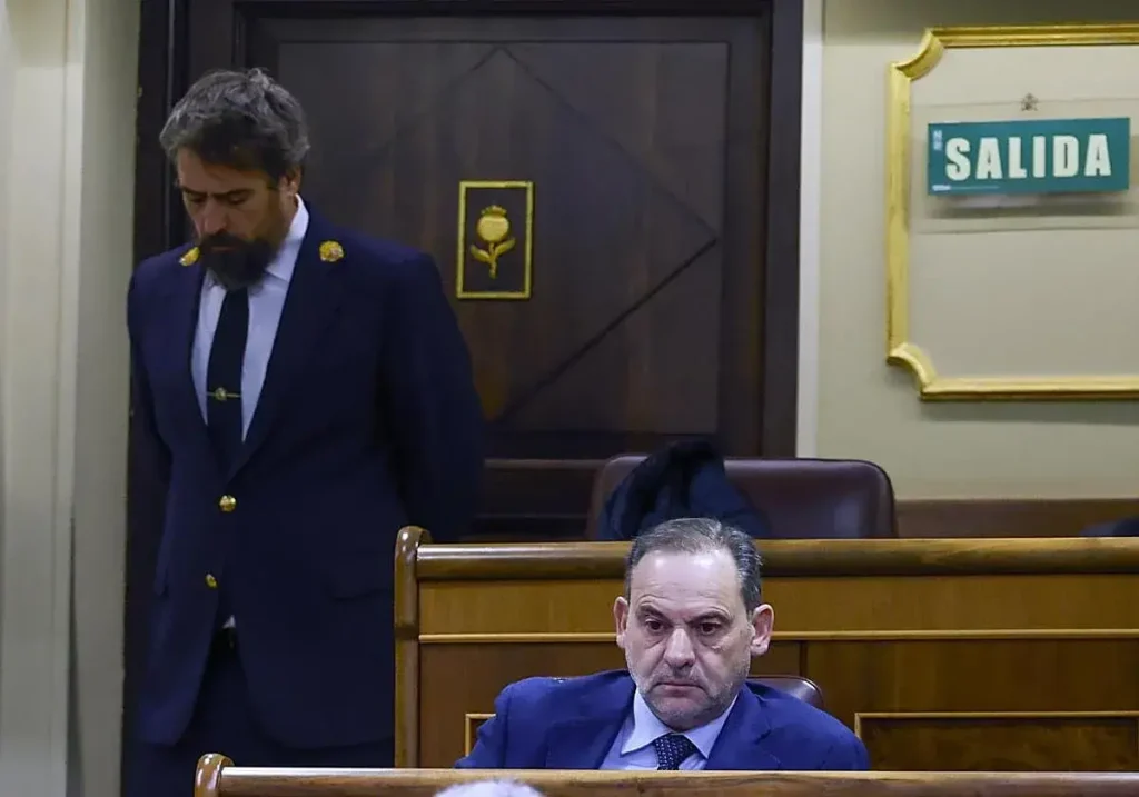 José Luis Ábalos en su escaño correspondiente al Grupo Mixto en el Congreso.