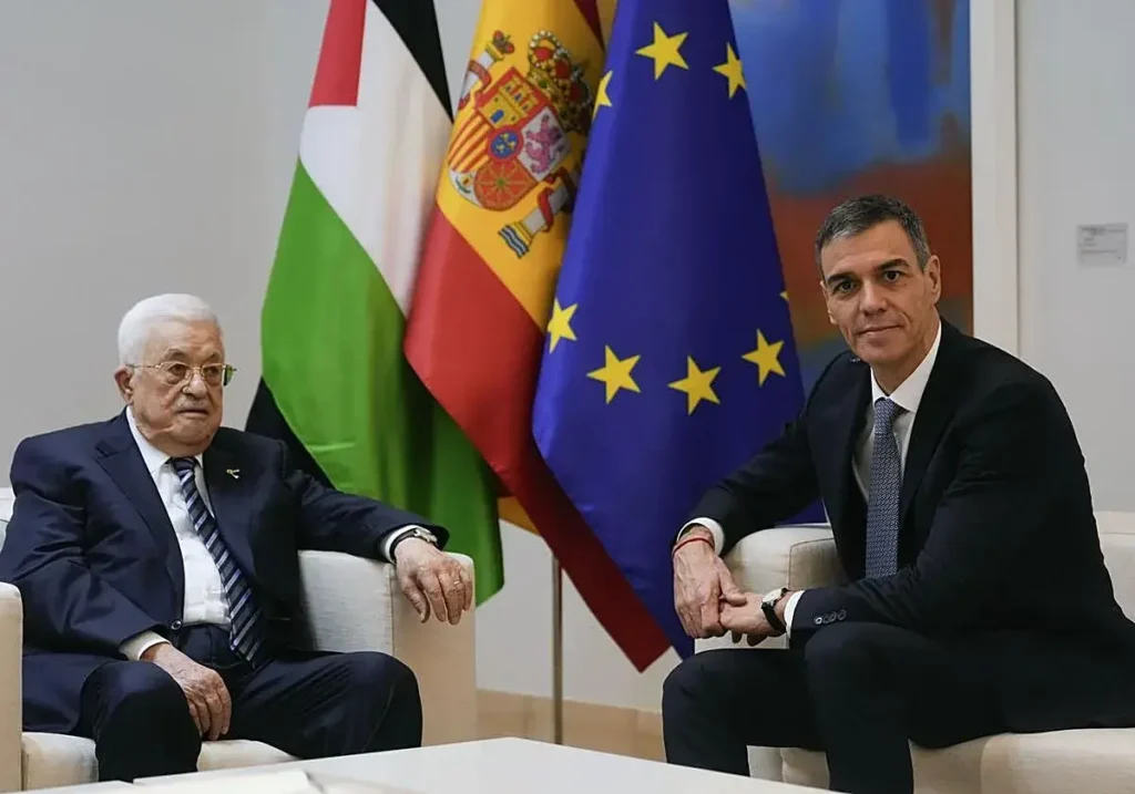 Mahmud Abás y Pedro Sánchez en la Moncloa