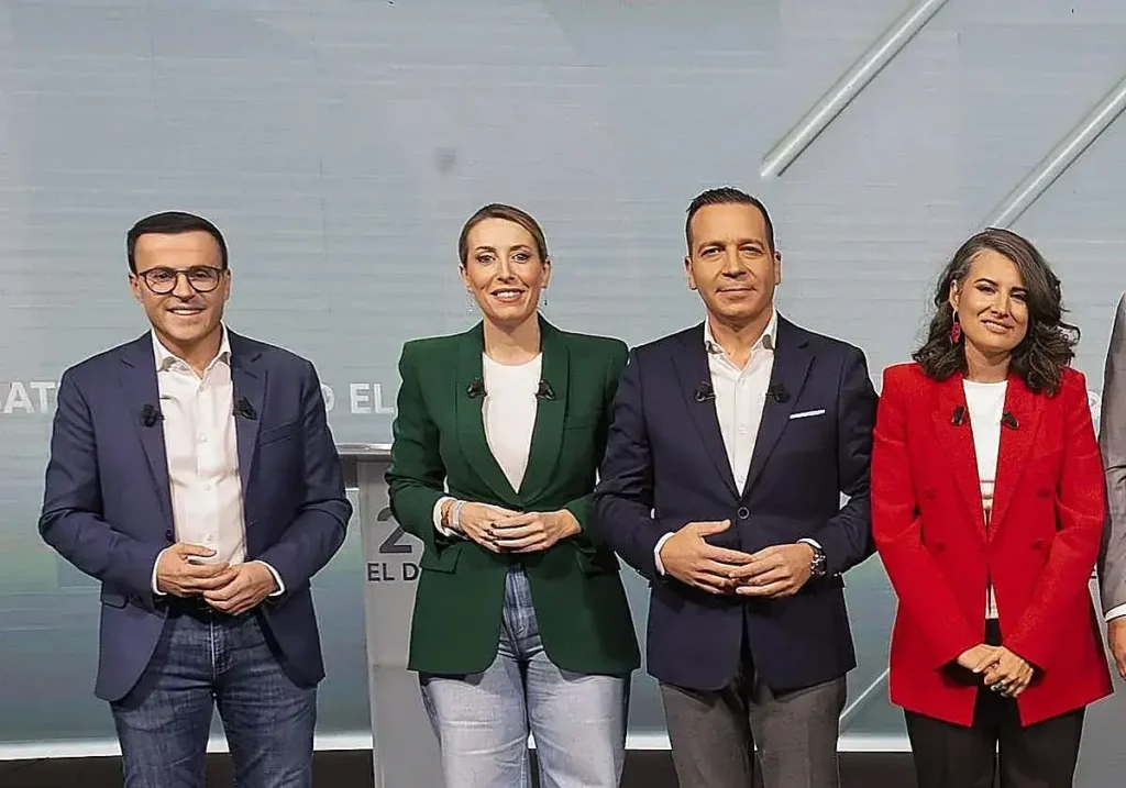 Miguel Ángel Gallardo, María Guardiola, Óscar Fernández e Irene de Miguel en un debate electoral.