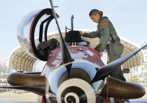 La princesa Leonor a los mandos del Pilatus C-21.
