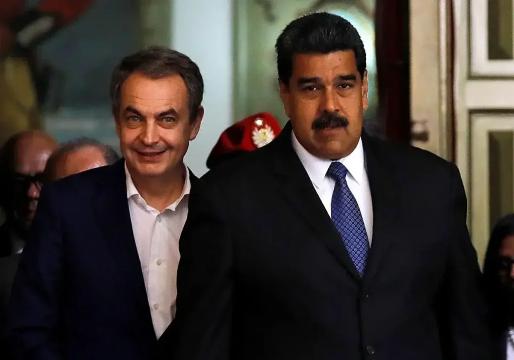 José Luis Rodríguez Zapatero junto a Nicolás Maduro en Caracas en 2018.