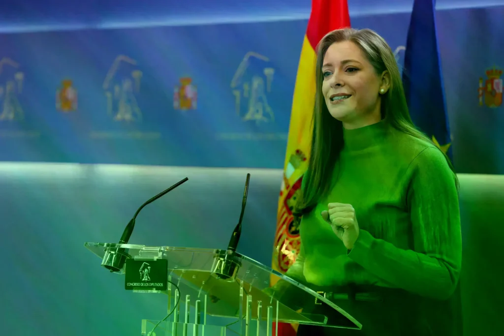 La portavoz del PP, Ester Muñoz, durante una rueda de prensa en el Congreso.