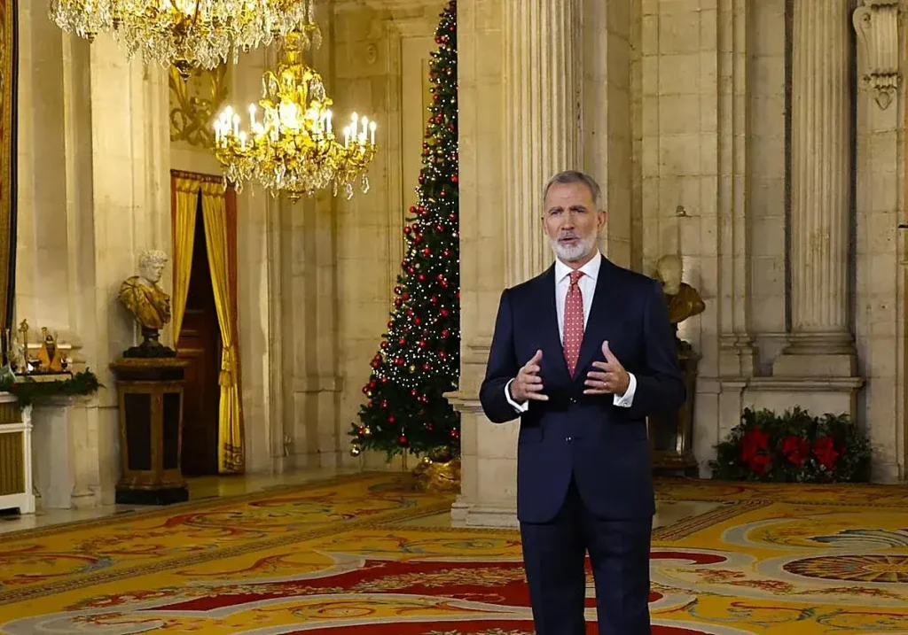 Felipe VI durante el discurso de Navidad en el Salón de Columnas.