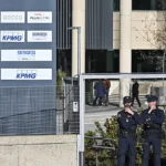 La Policía registra la sede de la aerolínea Plus Ultra por presunto blanqueo de capitales. EFE