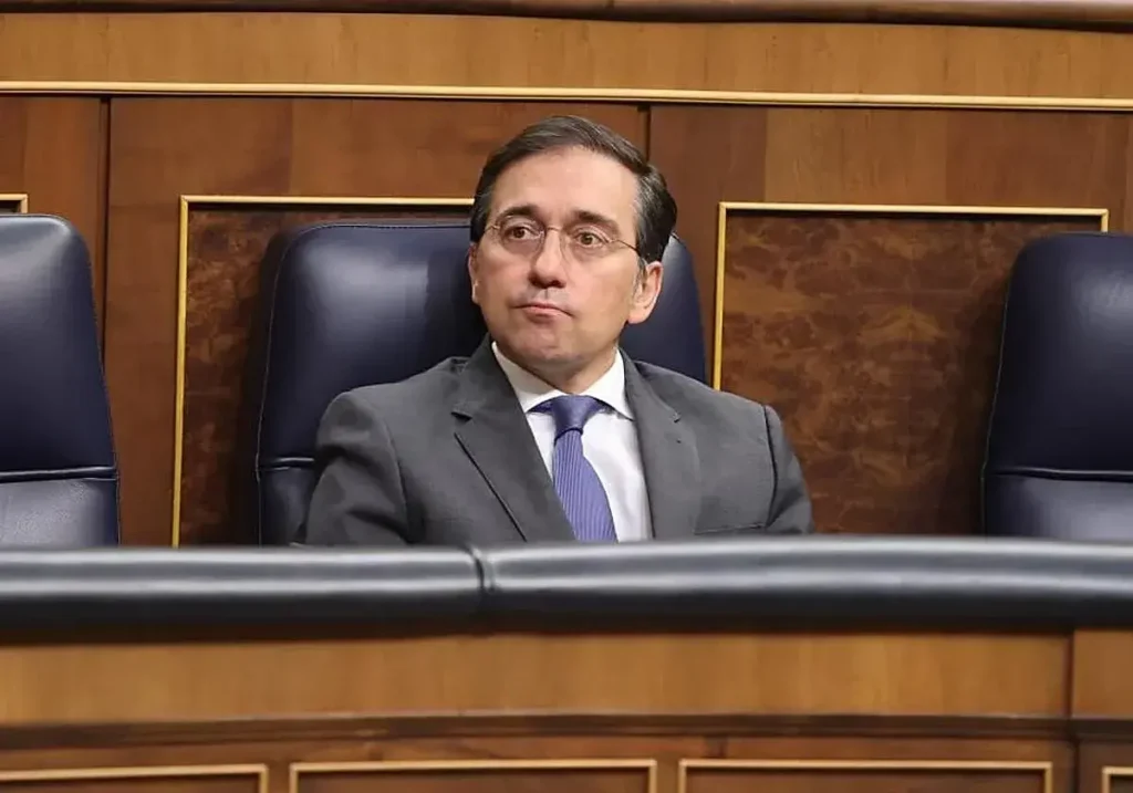 El ministro de Asuntos Exteriores, José Manuel Albares, en el Congreso.