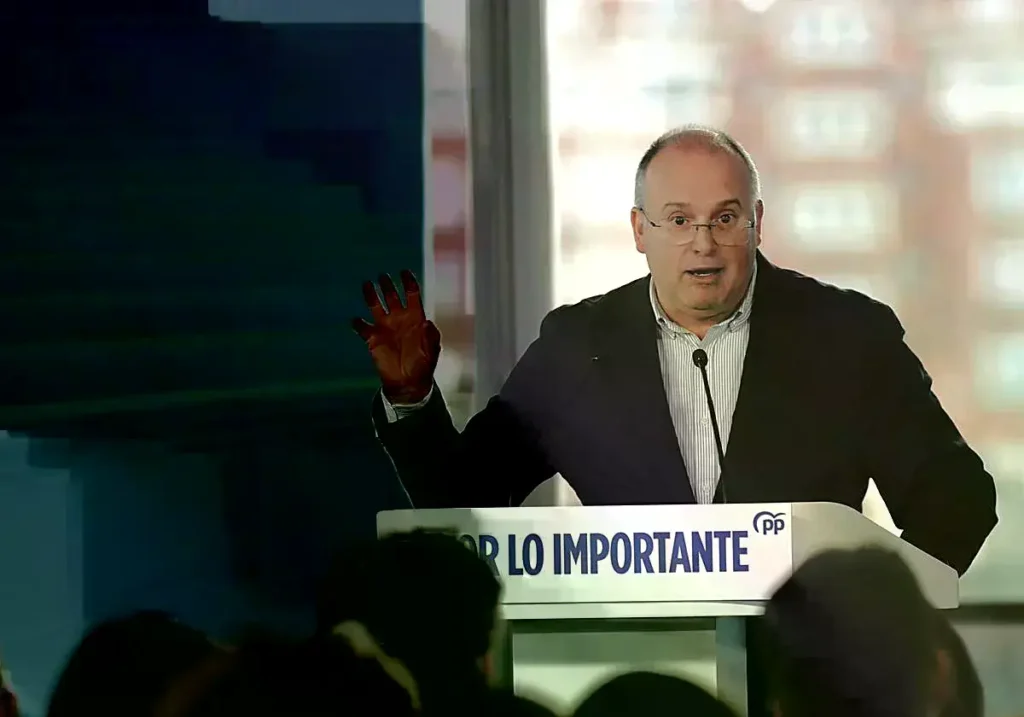 Miguel Tellado durante la apertura de la 28 Interparlamentaria del PP en A Coruña.