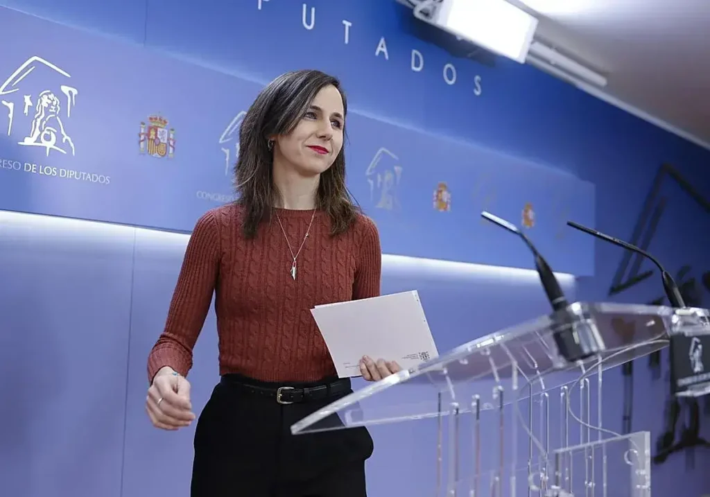 Ione Belarra en rueda de prensa en el Congreso de los Diputados