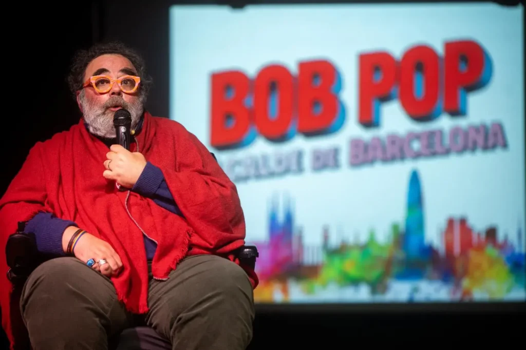 El escritor Bob Pop durante la presentación de su candidatura a las primarias de BComú en Barcelona