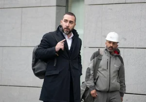 El corruptor confeso Víctor de Aldama a su llegada este jueves a la Audiencia Nacional para declarar como investigado en el 'caso hidrocarburos'. EP / LA VERDAD