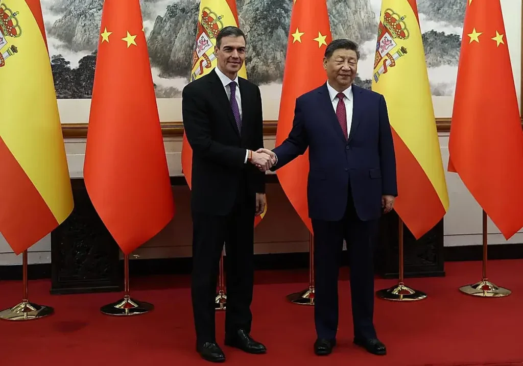 El presidente Pedro Sánchez, con el presidente chino, Xi Jinping.