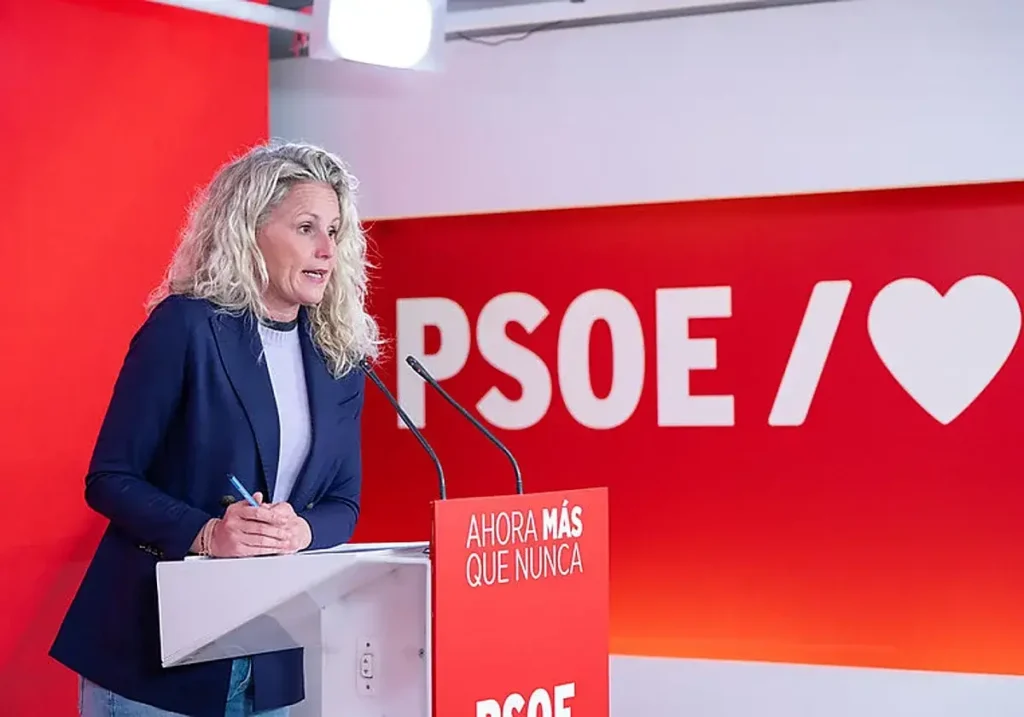 Montse Mínguez, portavoz del PSOE, tras la reunión de la ejecutiva.