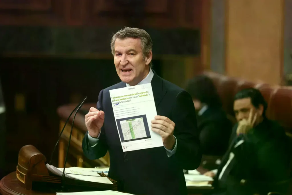 El presidente del Partido Popular, Alberto Núñez Feijóo, en el Congreso de los Diputados.