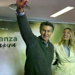 Feijóo junto a Guardiola durante la campaña electoral en Extremadura