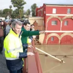 Feijóo y Moreno, en Jerez, durante su visita a las zonas afectadas por las inundaciones.