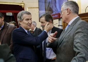 Feijóo, con Javier Fernández, en un acto de homenaje a Lambán en noviembre.