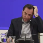 El ministro de Transportes Óscar Puente en una rueda de prensa. EFE / LA VERDAD