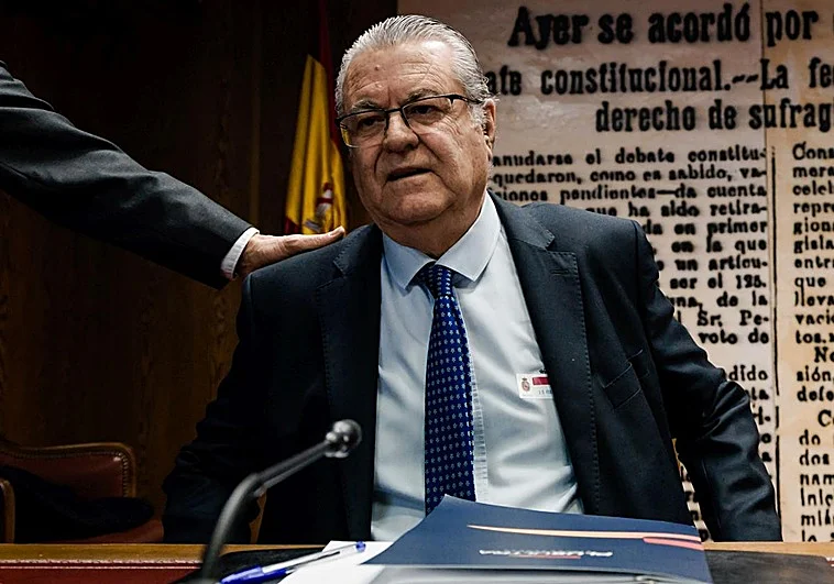 El presidente y cofundador de Plus Ultra, Julio Miguel Martínez Sola, durante su comparecencia este miércoles en el Senado. Foto: Efe / LA VERDAD