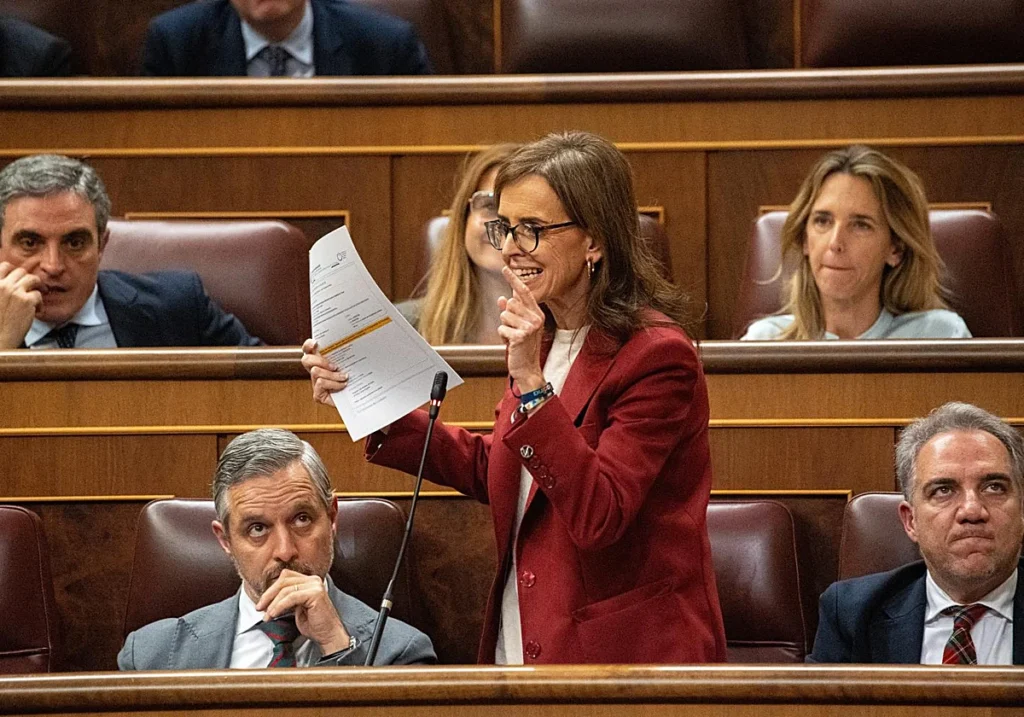 La vicesecretaria de Organización del PP, Carmen Fúnez, durante una sesión de control al Gobierno. EP / LA VERDAD
