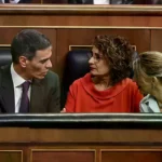 Pedro Sánchez, María Jesús Montero y Yolanda Díaz en el pleno del Congreso.