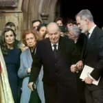 Felipe VI junto a su padre en la última imagen pública de ambos, en el funeral de Constantino de Grecia.