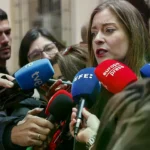Ester Muñoz atiende a los medios en Valencia.