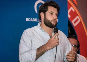 Carlo Giacomo Angrisano durante un mitin en Boadilla del Monte