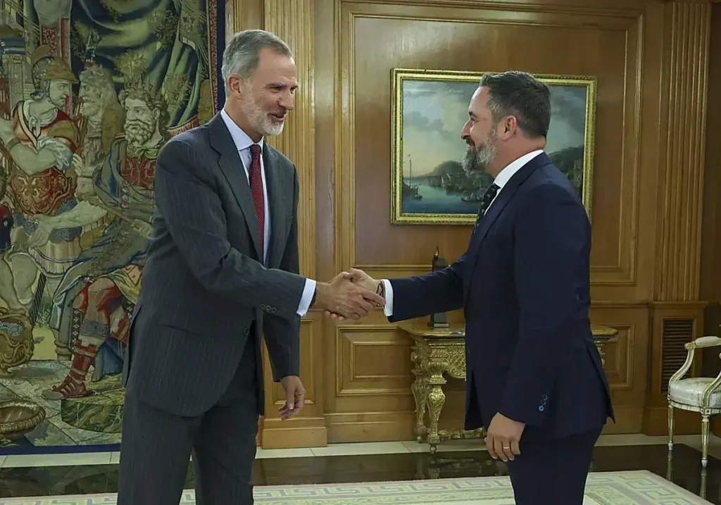 El Rey, con Santiago Abascal, en 2023.