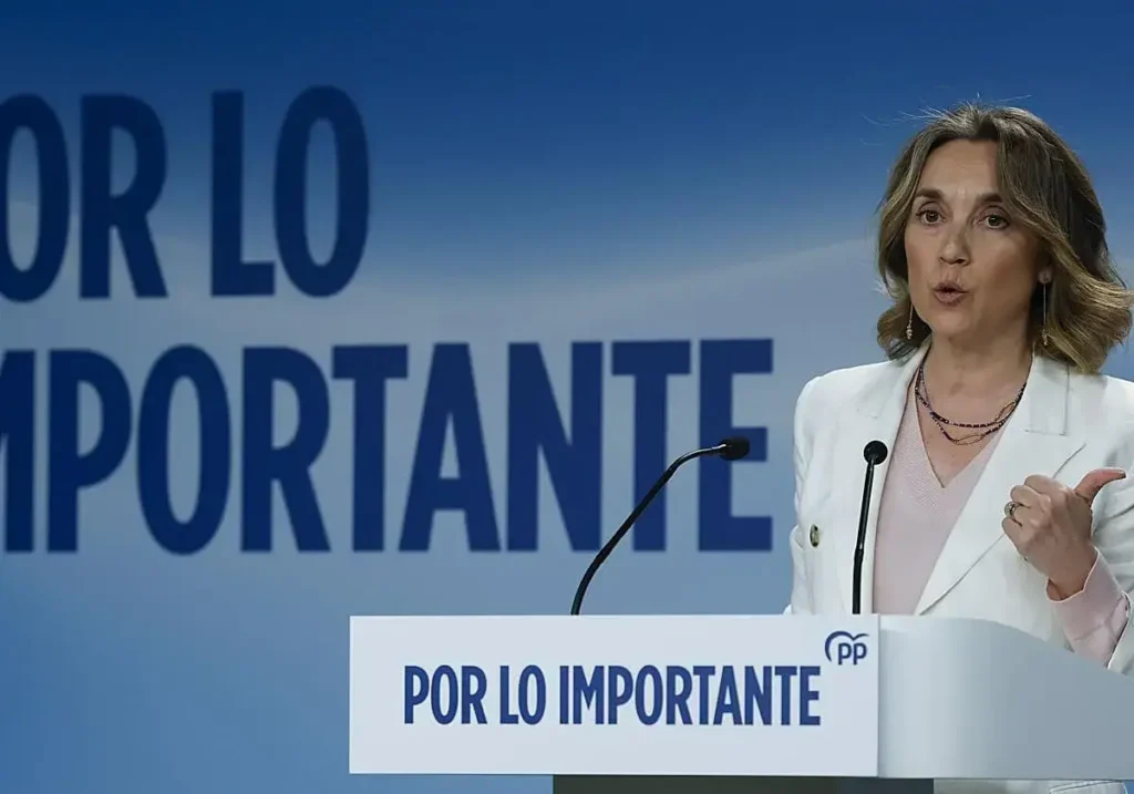 Cuca Gamarra durante una rueda de prensa en la sede del PP.