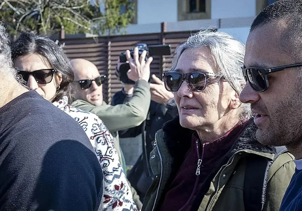 'Anboto', en el centro de la imagen, tras salir de Martutene.