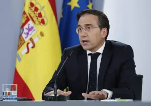El ministro de Asuntos Exteriores, José Manuel Albares, en una rueda de prensa.