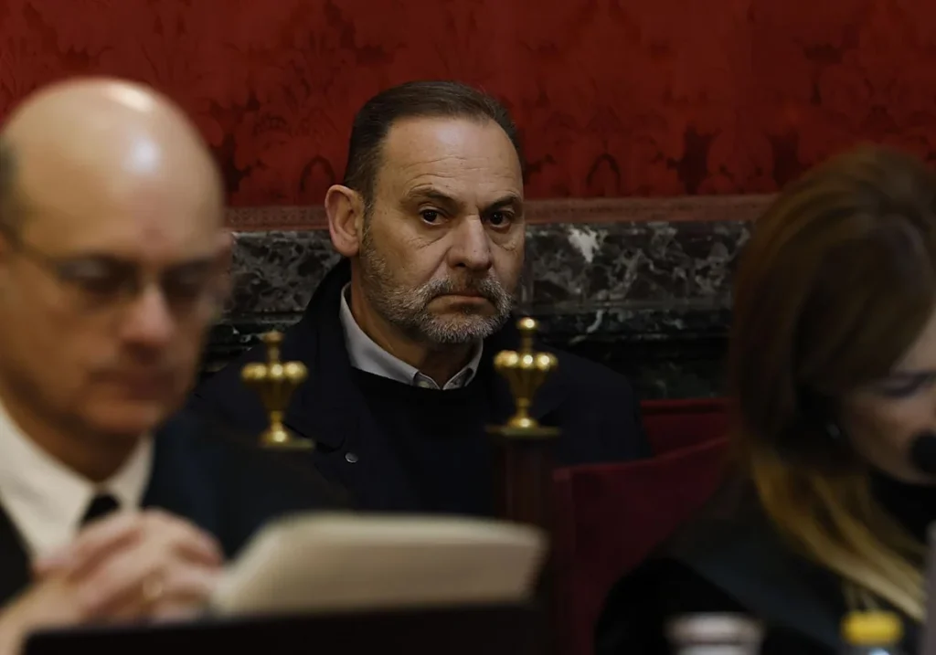 El exministro José Luis Ábalos durante la audiencia preliminar en el Tribunal Supremo en febrero pasado. EFE / LA VERDAD